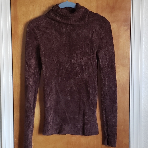 Fluffy,SUPER SOFT GAP turtleneck nylon neutral pullover knit sweater - Picture 5 of 5